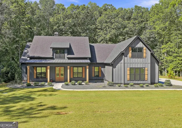 Photo 1 of Single family home for sale at 180 Lawshe Farm Dr, Senoia, GA 30276 | MLS# 10832550 | Listing updated on 2026-09-08