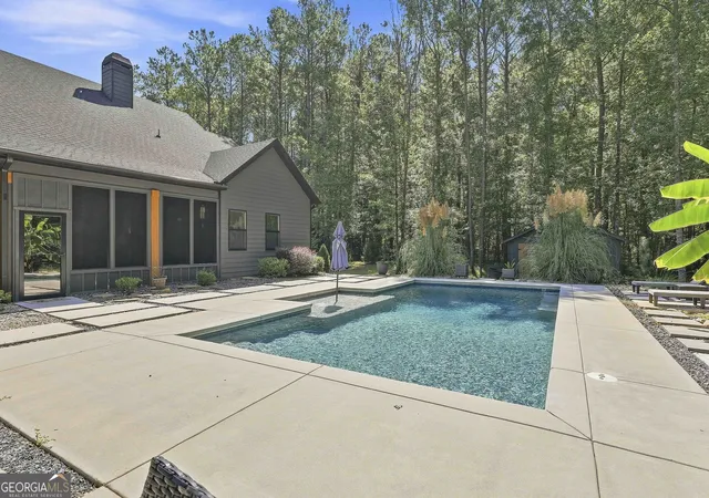 Photo 2 of Single family home for sale at 180 Lawshe Farm Dr, Senoia, GA 30276 | MLS# 10832550 | Listing updated on 2026-09-08