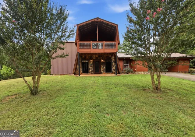 Photo 3 of Single family home for sale at 932 Camp Mikell Rd, Toccoa, GA 30577 | MLS# 10831542 | Listing updated on 2026-09-07