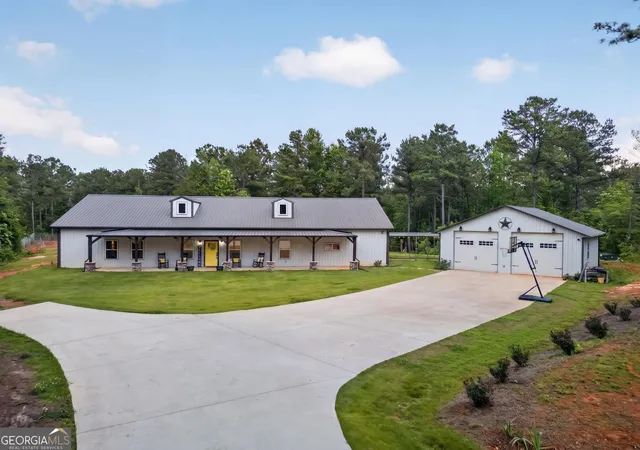 Homes for sale in Roopville, GA | 1401 Needmore Rd, Roopville, GA 30170 | MLS# 10777945