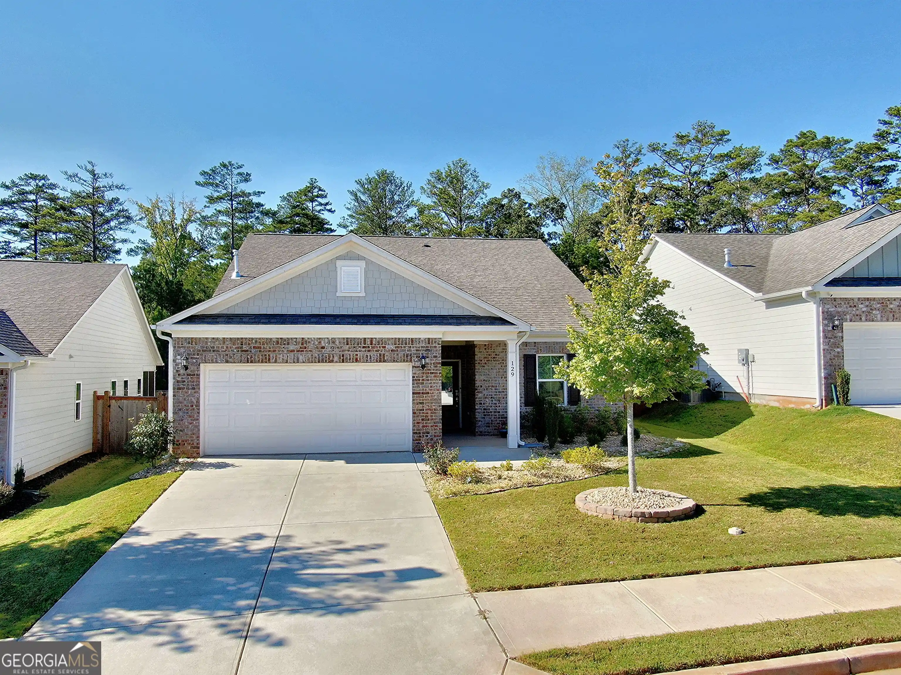 Photo 1 of Single family home for sale at 129 Park Ln, Fairburn, GA 30213 | MLS# 10857814 | Listing updated on 2026-10-16