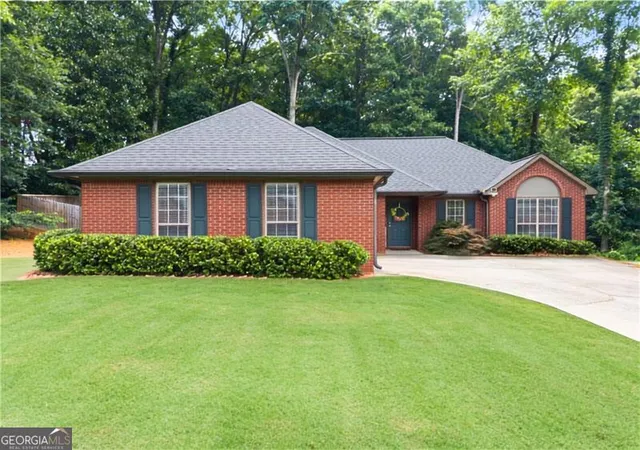 Single family home for sale at 2035 Huntington Hl Tr, Buford, GA 30519 | MLS# 10795570