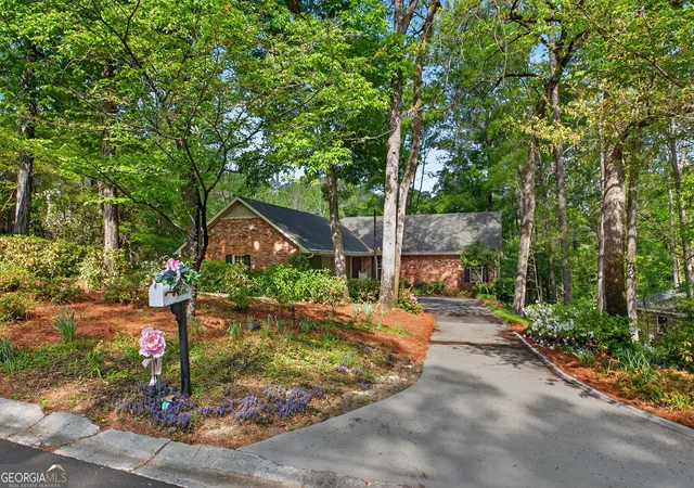Photo 2 of Sale Pending at 4845 Guerry Dr, Macon, GA 31210 | MLS# 10724072 | Listing updated on 2026-09-02