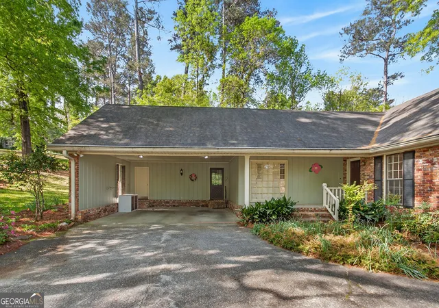 Photo 3 of Sale Pending at 4845 Guerry Dr, Macon, GA 31210 | MLS# 10724072 | Listing updated on 2026-09-02