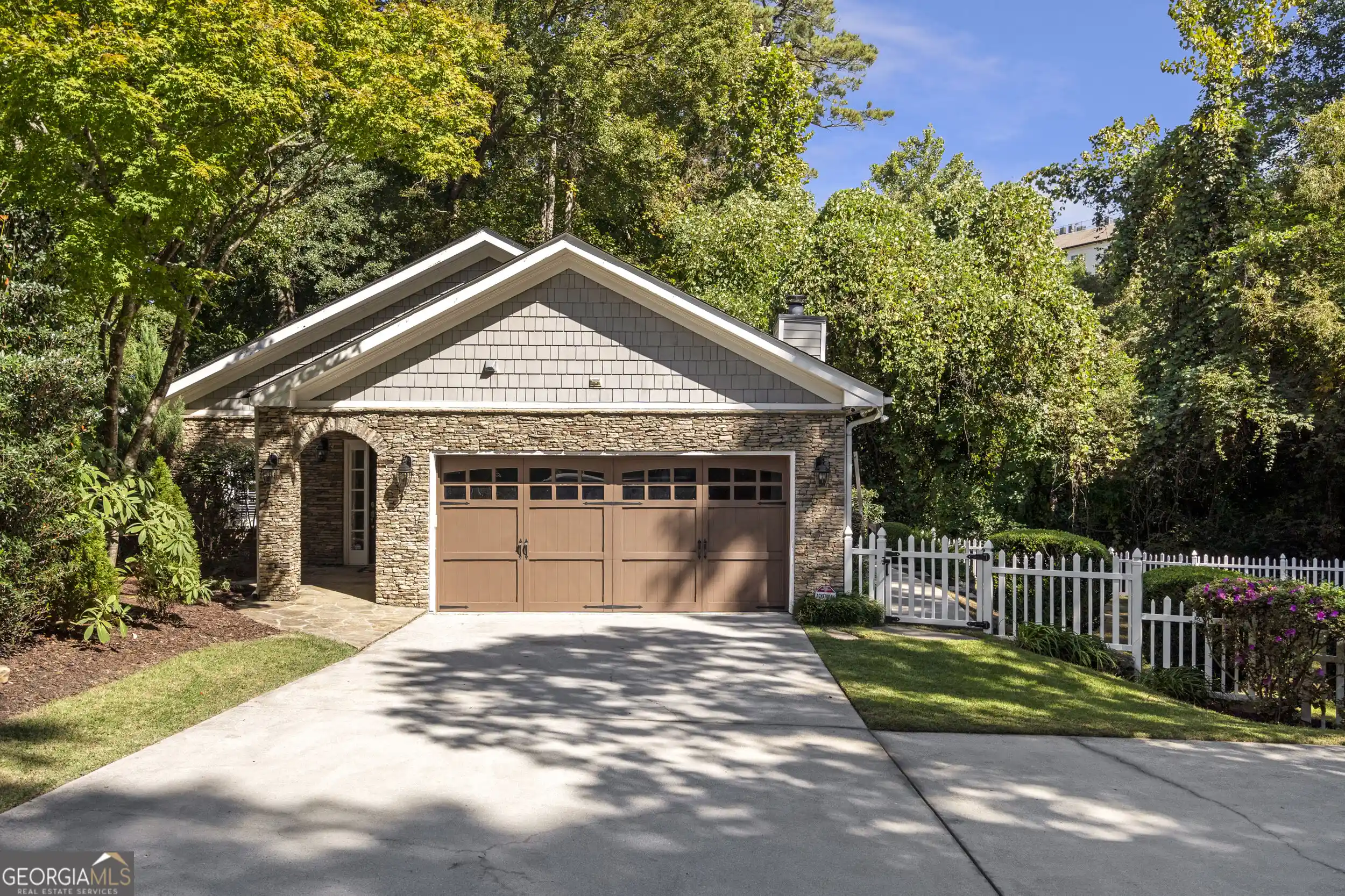 Photo 1 of Sale Pending at 2871 Dorby Close Ne, Brookhaven, GA 30319 | MLS# 10873629 | Listing updated on 2026-10-29