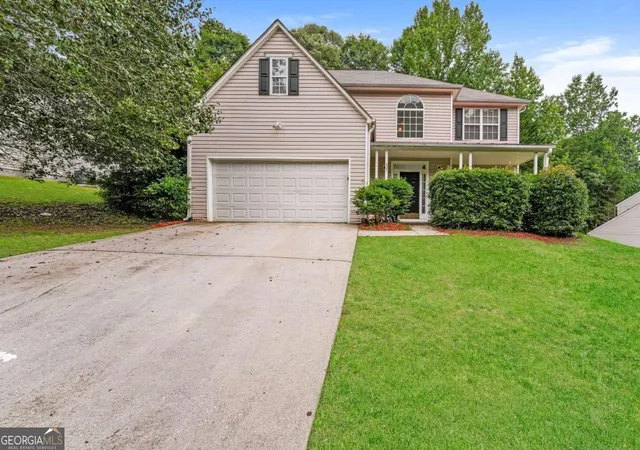 Photo 1 of Single family home for sale at 827 Shadow Lake Dr, Lithonia, GA 30058 | MLS# 10784335 | Listing updated on 2026-09-21
