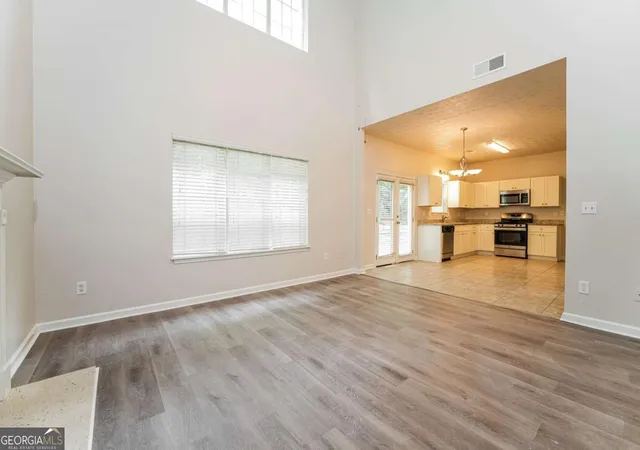 Photo 3 of Single family home for sale at 827 Shadow Lake Dr, Lithonia, GA 30058 | MLS# 10784335 | Listing updated on 2026-09-21