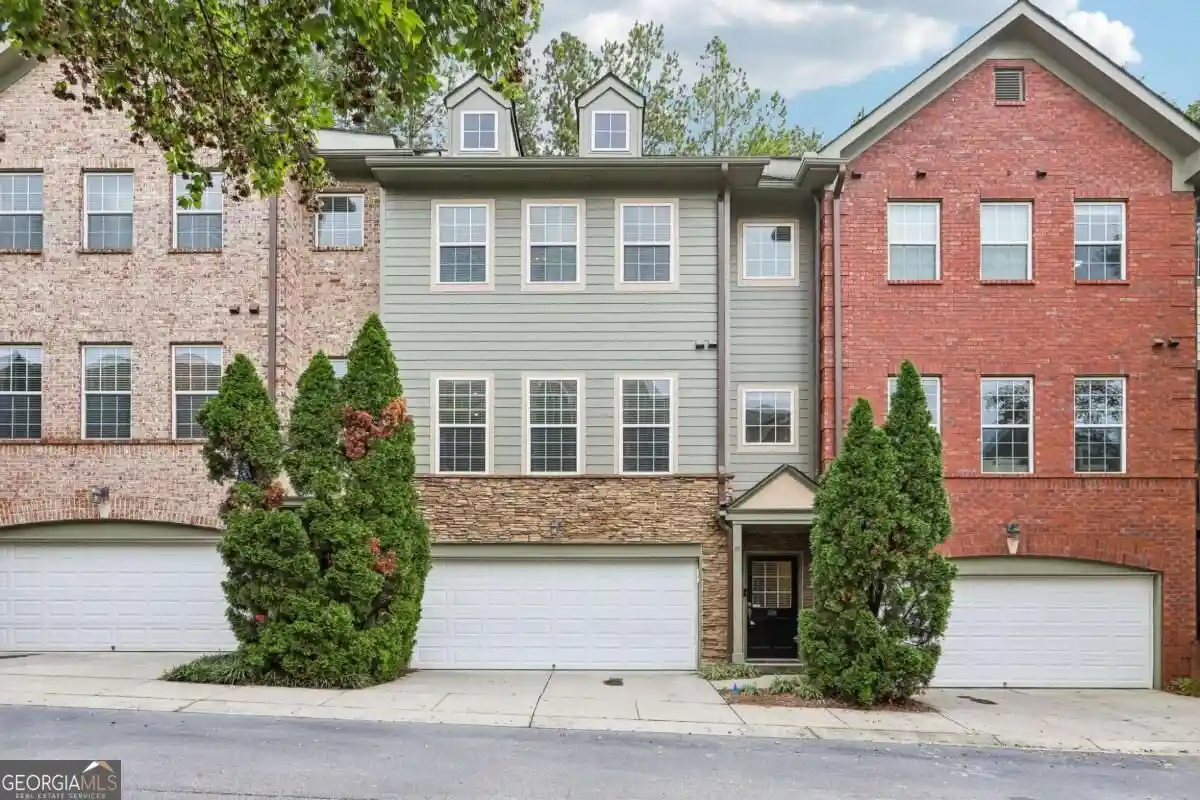 Townhouse for sale at 1439 Ashford Crk Cir NE, Brookhaven, GA 30319 | MLS# 10873441
