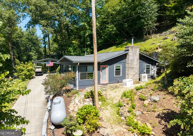 Photo 3 of Single family home for sale at 162 Hiawassee River Road Road, Brasstown, NC 28902 | MLS# 10834223 | Listing updated on 2026-08-27