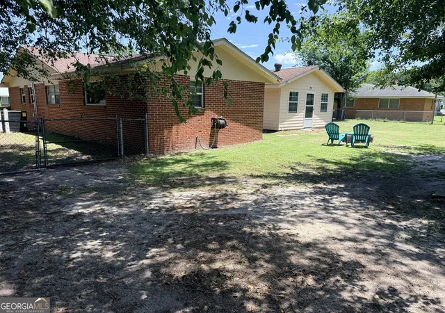 Photo 4 of Single family home for sale at 231 Auburn St, Baxley, GA 31513 | MLS# 10798367 | Listing updated on 2026-09-19