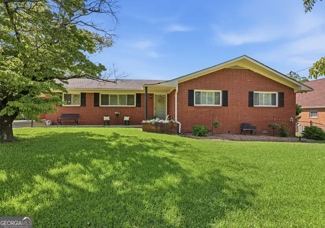 1st image of 289 Skyline Dr, Toccoa, GA 30577 | MLS# 10781308