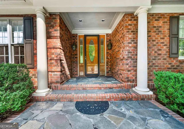 Photo 3 of Mansion for sale at 229 Reynolds Dr, Eatonton, GA 31024 | MLS# 10819597 | Listing updated on 2026-08-19