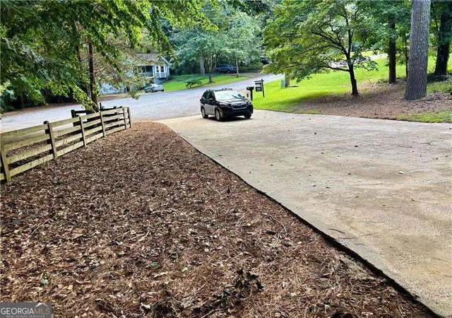 Photo 3 of Single family home for sale at 104 Southfork Dr, Woodstock, GA 30189 | MLS# 10818978 | Listing updated on 2026-08-16