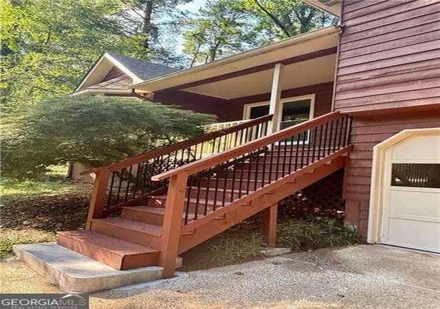 Photo 3 of Single family home for sale at 104 Southfork Dr, Woodstock, GA 30189 | MLS# 10818978 | Listing updated on 2026-08-16