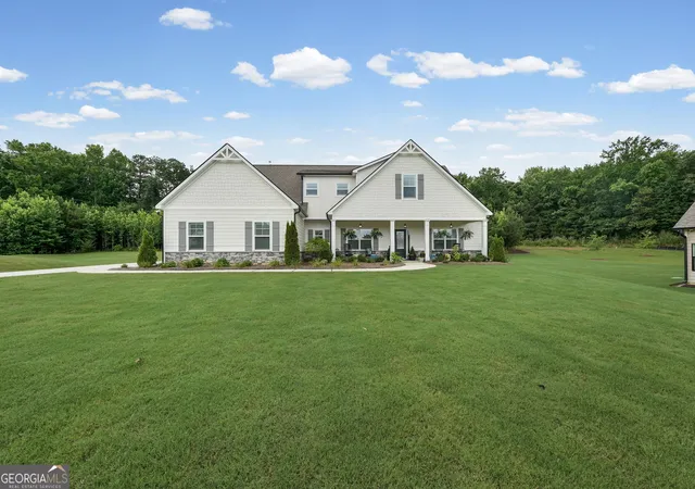 2nd image of 185 Cedara Dr, Newnan, GA 30263 | MLS# 10793664