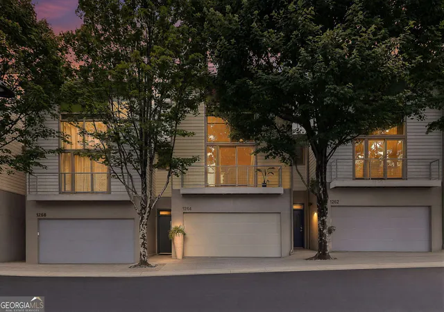 Photo 1 of Sale Pending at 1264 Van Allen Mews Nw, Atlanta, GA 30318 | MLS# 10788141 | Listing updated on 2026-09-14