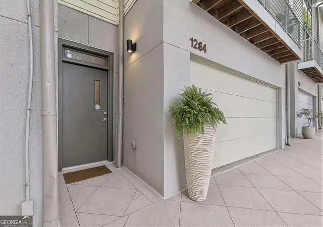 Photo 2 of Sale Pending at 1264 Van Allen Mews NW, Atlanta, GA 30318 | MLS# 10788141 | Listing updated on 2026-09-14