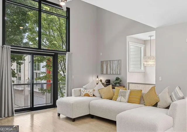 Photo 4 of Sale Pending at 1264 Van Allen Mews NW, Atlanta, GA 30318 | MLS# 10788141 | Listing updated on 2026-09-14