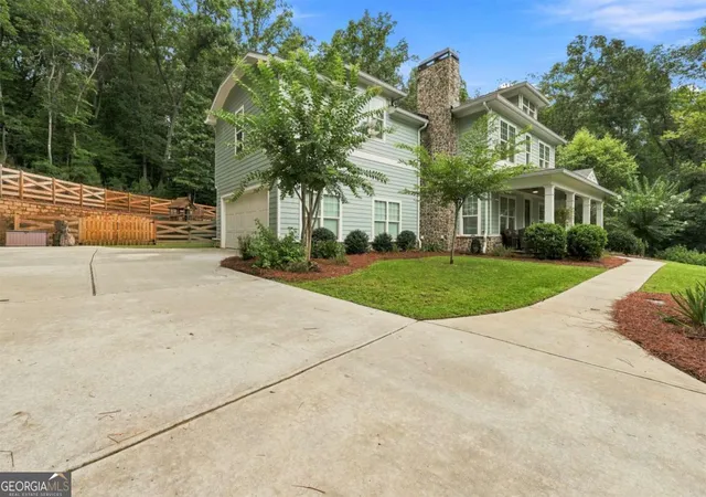 Photo 3 of Single family home for sale at 125 Mill Pond Ct, Acworth, GA 30101 | MLS# 10812915 | Listing updated on 2026-09-20