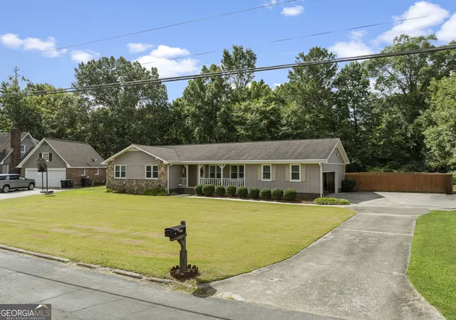 3rd image of 113 Woodvalley Dr Sw, Rome, GA 30165 | MLS# 10819992