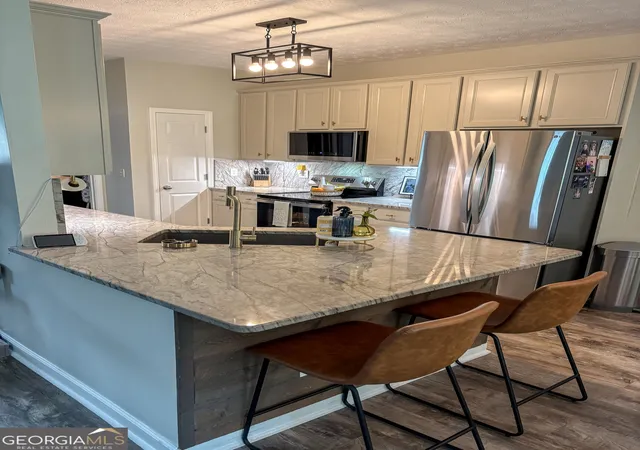 Photo 4 of Single family home for sale at 204 Magnolia St, Senoia, GA 30276 | MLS# 10823211 | Listing updated on 2026-09-26