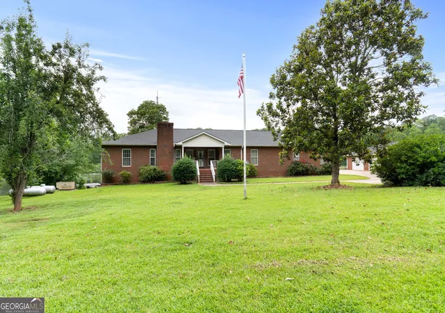 Photo 3 of Single family home for sale at 394 Hunter Rd, Griffin, GA 30224 | MLS# 10826075 | Listing updated on 2026-08-28