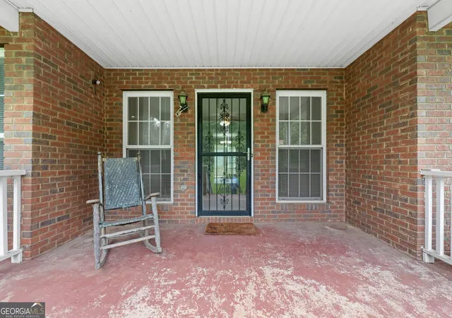 Photo 4 of Single family home for sale at 394 Hunter Rd, Griffin, GA 30224 | MLS# 10826075 | Listing updated on 2026-08-28