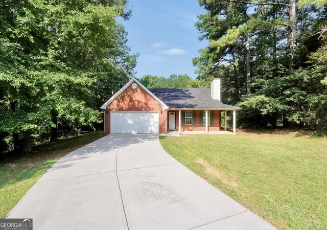 Photo 3 of Sale Pending at 208 Drake Elm Ct, Hampton, GA 30228 | MLS# 10799147 | Listing updated on 2026-09-29