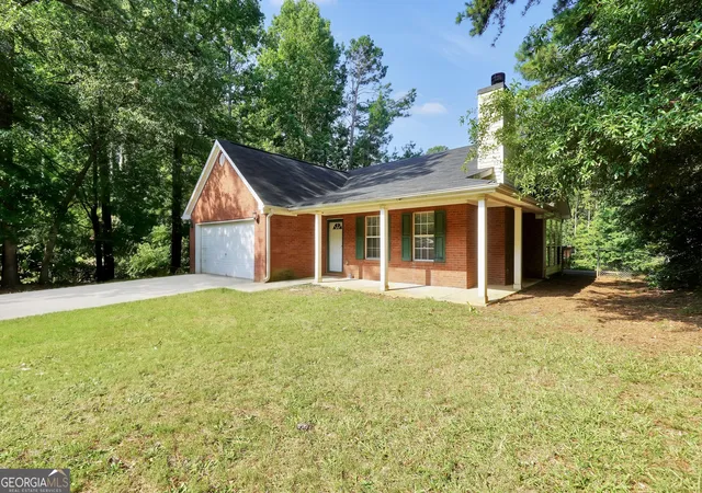 Photo 4 of Sale Pending at 208 Drake Elm Ct, Hampton, GA 30228 | MLS# 10799147 | Listing updated on 2026-09-29