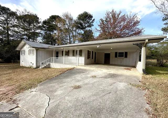Photo 2 of Single family home for sale at 423 Center Cir Sw, Conyers, GA 30094 | MLS# 10757415 | Listing updated on 2026-08-26