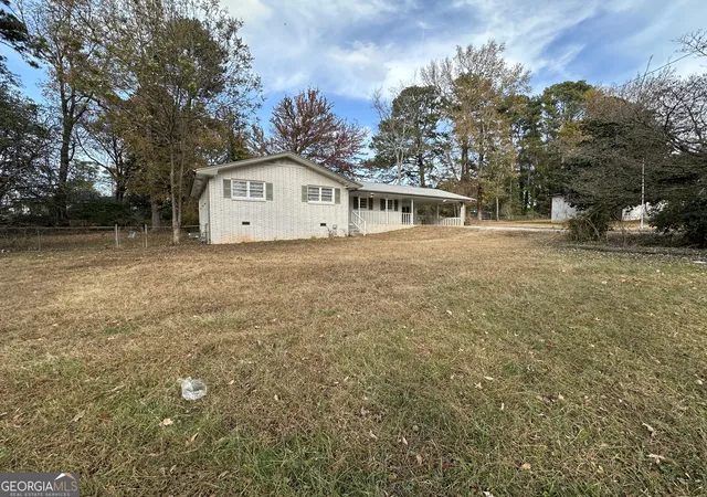 Photo 3 of Single family home for sale at 423 Center Cir Sw, Conyers, GA 30094 | MLS# 10757415 | Listing updated on 2026-08-26