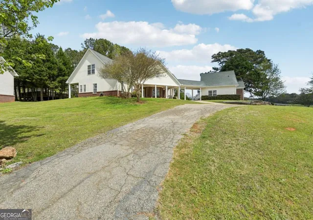 Homes for sale in Locust Grove, GA | 228 Indian Creek Rd, Locust Grove, GA 30248 | MLS# 10724299