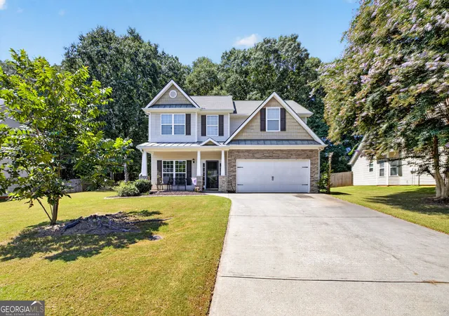 Photo 2 of Single family home for sale at 35 Amherst Dr, Winder, GA 30680 | MLS# 10833926 | Listing updated on 2026-09-10