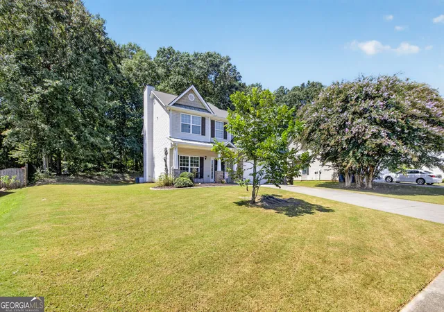 Photo 3 of Single family home for sale at 35 Amherst Dr, Winder, GA 30680 | MLS# 10833926 | Listing updated on 2026-09-10