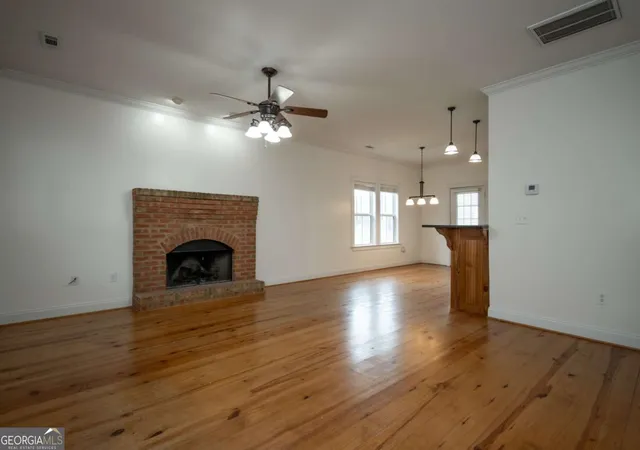 Photo 3 of Single family home for sale at 52 Willow Oak Cir, Comer, GA 30629 | MLS# 10808324 | Listing updated on 2026-09-15