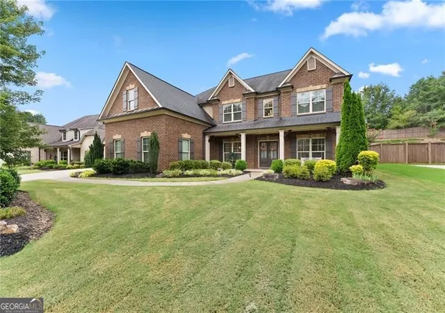 Photo 3 of Single family home for sale at 6910 Concord Brook Ln, Cumming, GA 30028 | MLS# 10820853 | Listing updated on 2026-08-27