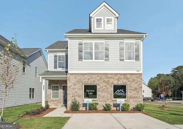 1st image of 102 Vickers Point Dr, Fairburn, GA 30213 | MLS# 10806508