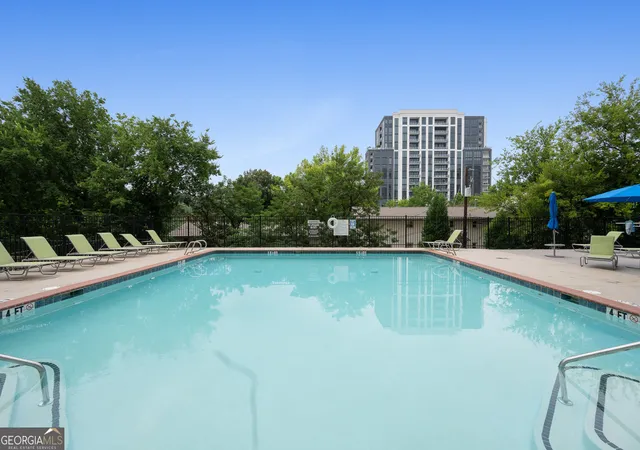 Listing Photo 2 - Condo for sale in building located at 2479 Peachtree Rd Ne, Atlanta, GA 30305 - Unit #1808