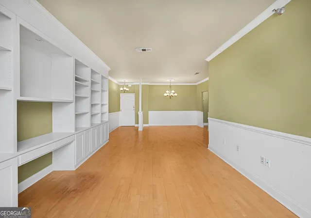 Photo 3 of Condo for sale at 2479 Peachtree Rd NE #1808, Atlanta, GA 30305 | MLS# 10818384 | Listing updated on 2026-10-10
