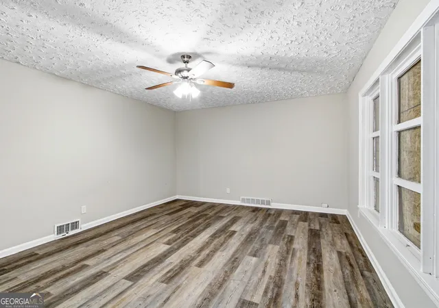 Photo 3 of Single family home for sale at 1883 Cindy Dr, Decatur, GA 30032 | MLS# 10835449 | Listing updated on 2026-09-24