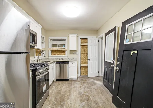 Photo 4 of Single family home for sale at 1883 Cindy Dr, Decatur, GA 30032 | MLS# 10835449 | Listing updated on 2026-09-24