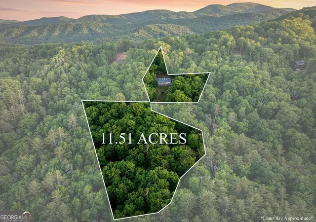 Photo 3 of Single family home for sale at 760 River Bnd Ln, Blue Ridge, GA 30513 | MLS# 10771243 | Listing updated on 2026-06-29