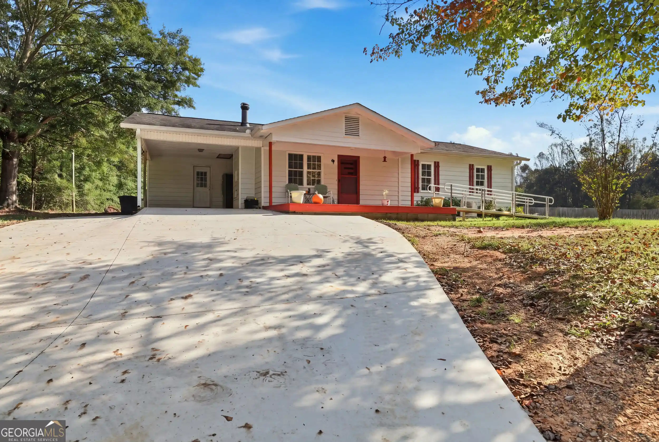 Photo 1 of Sale Pending at 282 Wall Brg Rd, Clarkesville, GA 30523 | MLS# 10851152 | Listing updated on 2026-10-29