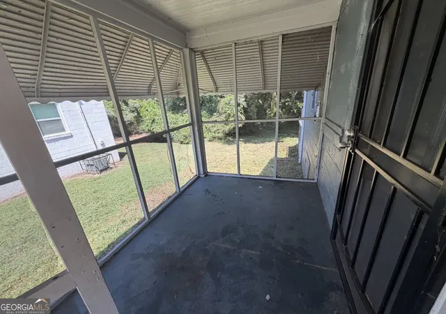 Photo 2 of Single family home for sale at 2557 Loghaven Dr Nw, Atlanta, GA 30318 | MLS# 10833768 | Listing updated on 2026-09-09