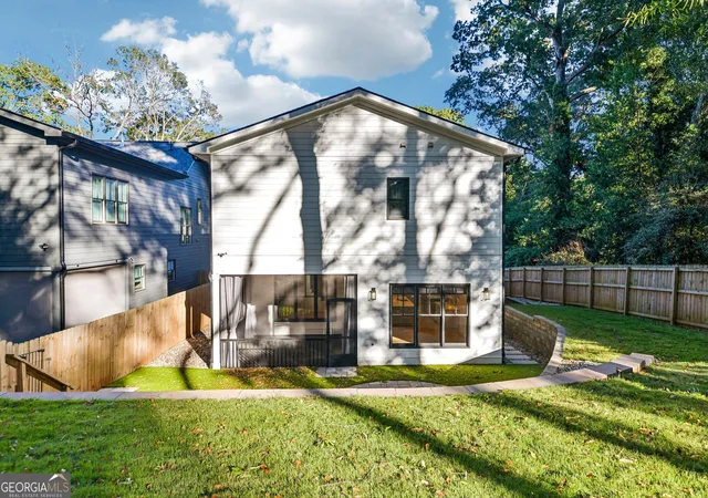 Photo 4 of Single family home for sale at 2073 Candler Rd, Atlanta, GA 30317 | MLS# 10879091 | Listing updated on 2026-10-30