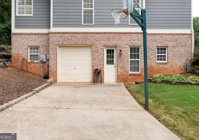Photo 3 of Single family home for sale at 31 Heartwood Dr SW, Cartersville, GA 30120 | MLS# 10820000 | Listing updated on 2026-08-19