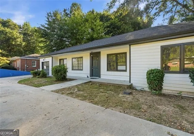 Photo 1 of Single family home for sale at 6220 Oakdale Rd Se, Mableton, GA 30126 | MLS# 10834198 | Listing updated on 2026-09-10