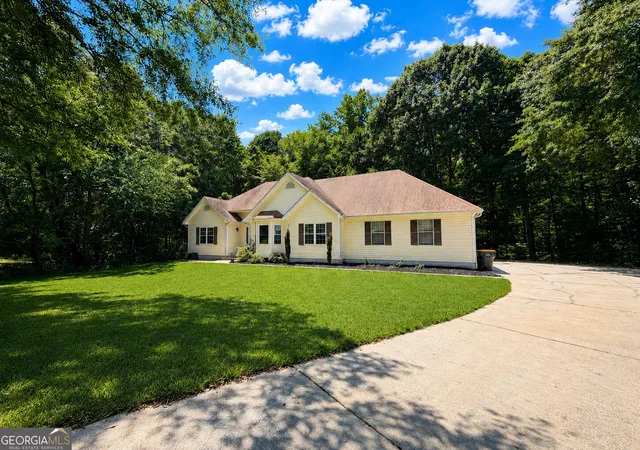 Photo 1 of Single family home for sale at 70 Wilkes Ct, Newnan, GA 30263 | MLS# 10821511 | Listing updated on 2026-08-28