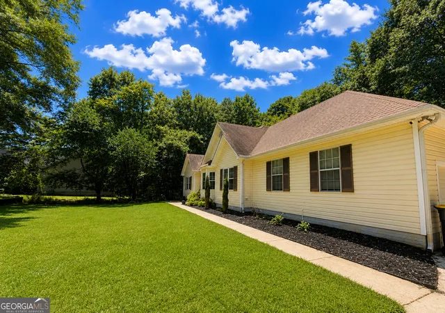 Photo 2 of Single family home for sale at 70 Wilkes Ct, Newnan, GA 30263 | MLS# 10821511 | Listing updated on 2026-08-28