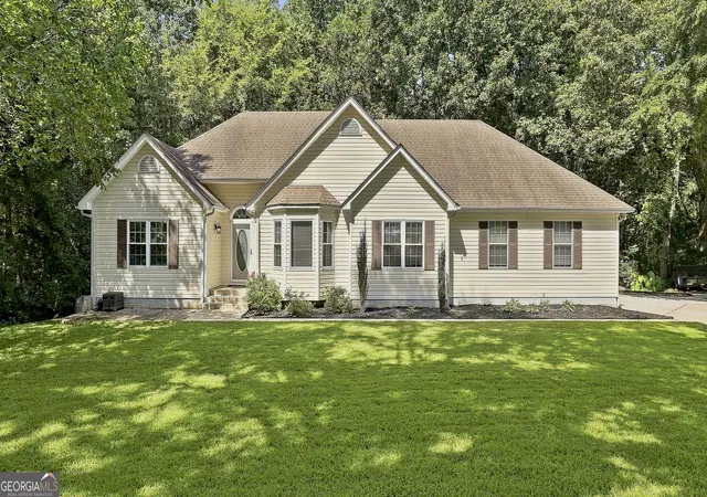 Photo 3 of Single family home for sale at 70 Wilkes Ct, Newnan, GA 30263 | MLS# 10821511 | Listing updated on 2026-08-28